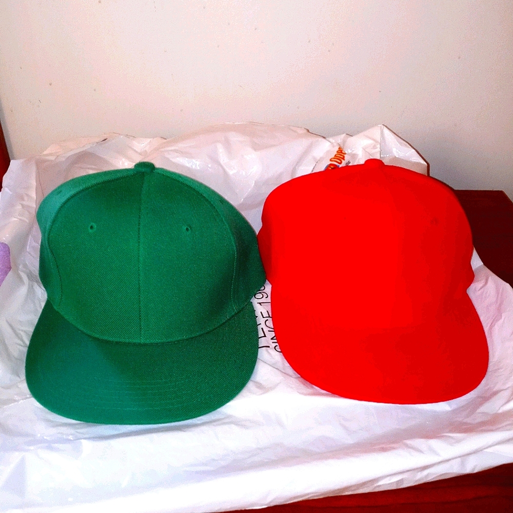 2 Fitted hats